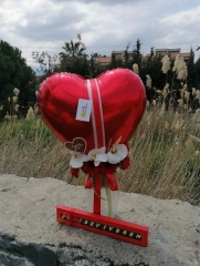Kalp ve çiçek çikolata konsep